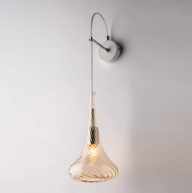 Applique in ferro e vetro ambra Pyrex, 1 luce – Spirale allungata